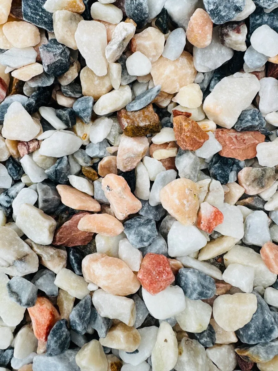 Grave pebbles and chippings - Image 2