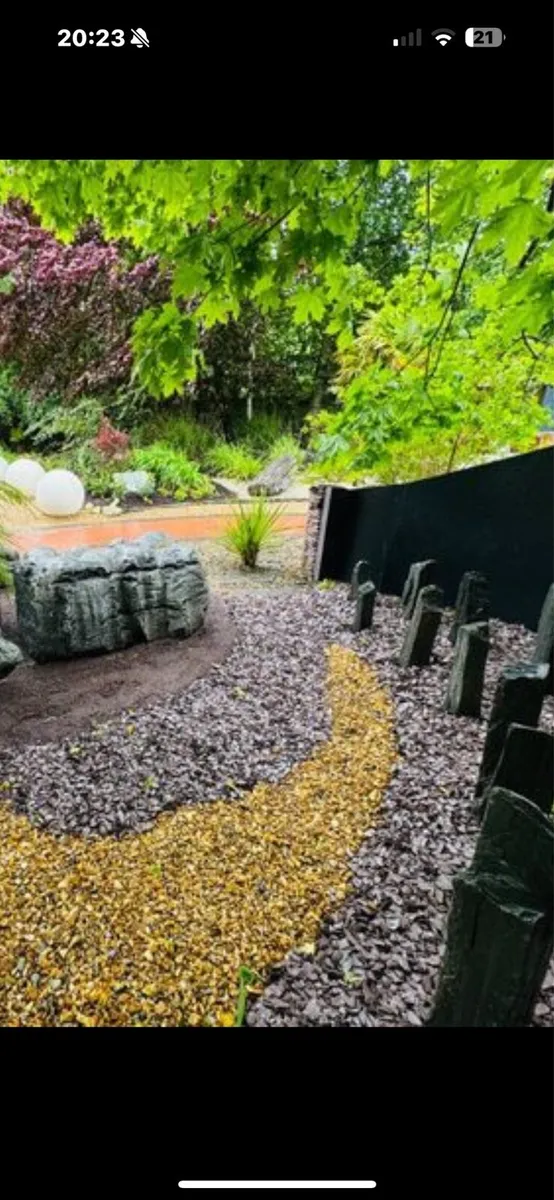 Grave pebbles and chippings - Image 3