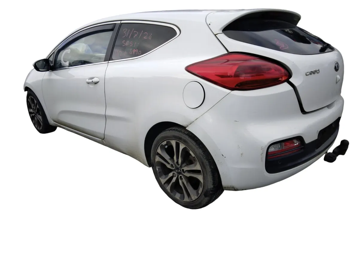 2014 KIA PRO CEED For Breaking/Dismantling - Image 4