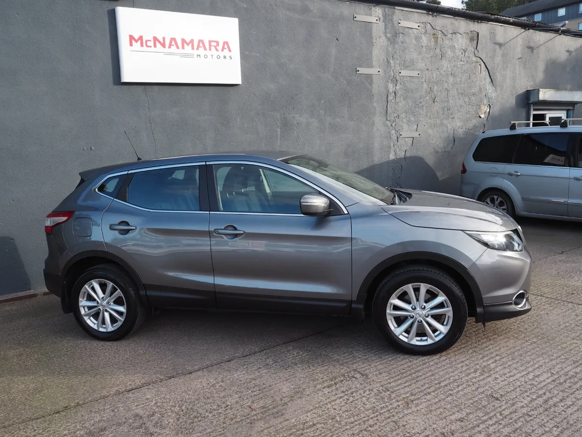 Nissan Qashqai SV Low Kms Exceptional Condition! - Image 2