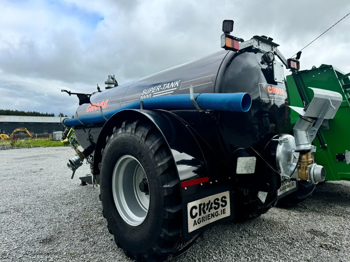 Cross 2000 Gallon Tanker - Image 3