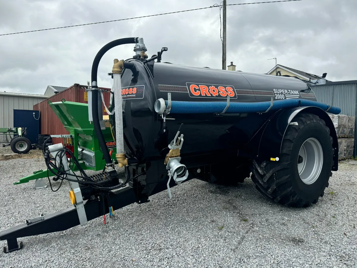 Cross 2000 Gallon Tanker - Image 1