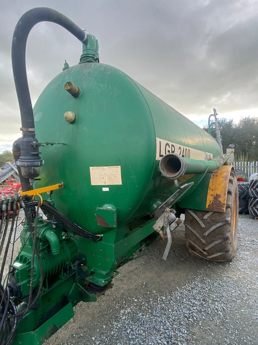 Major 2400 Gal Tanker  - €22,500 - No VAT - Image 3