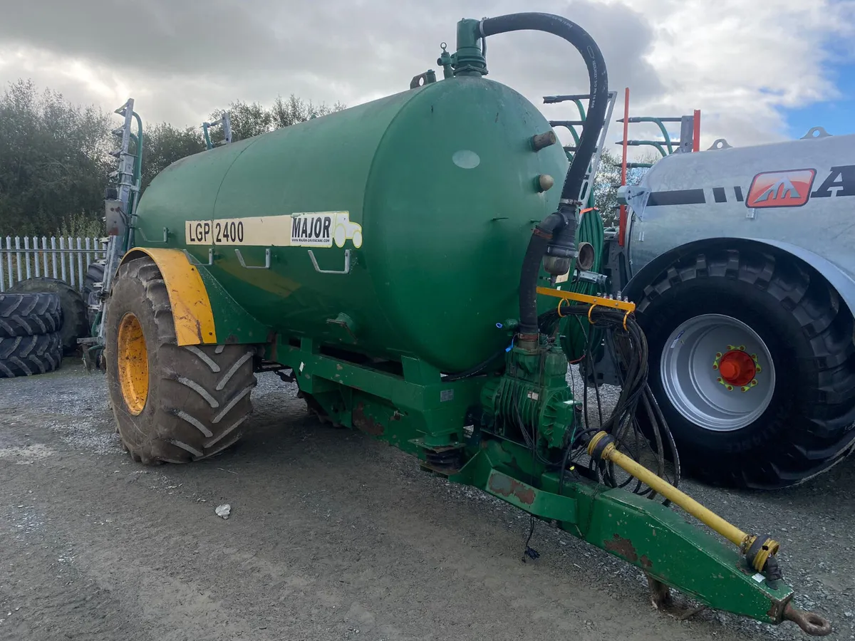 Major 2400 Gal Tanker  - €22,500 - No VAT - Image 1