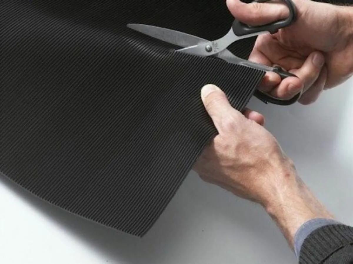 Ribbed & Chequer Plate Rubber Matting - Image 3