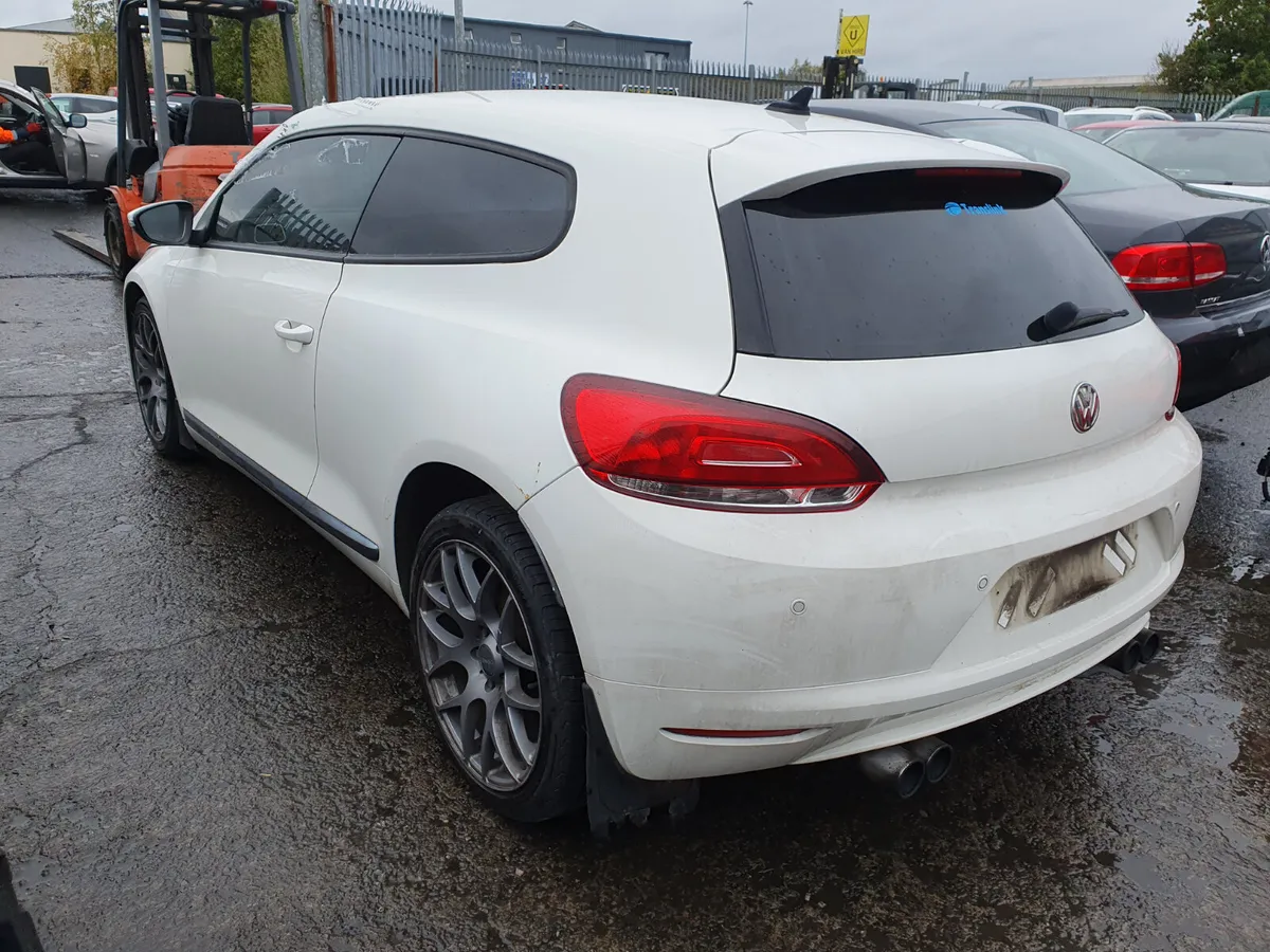12 VW SCIROCCO  GT 2.0 TDI FOR BREAKING - Image 4
