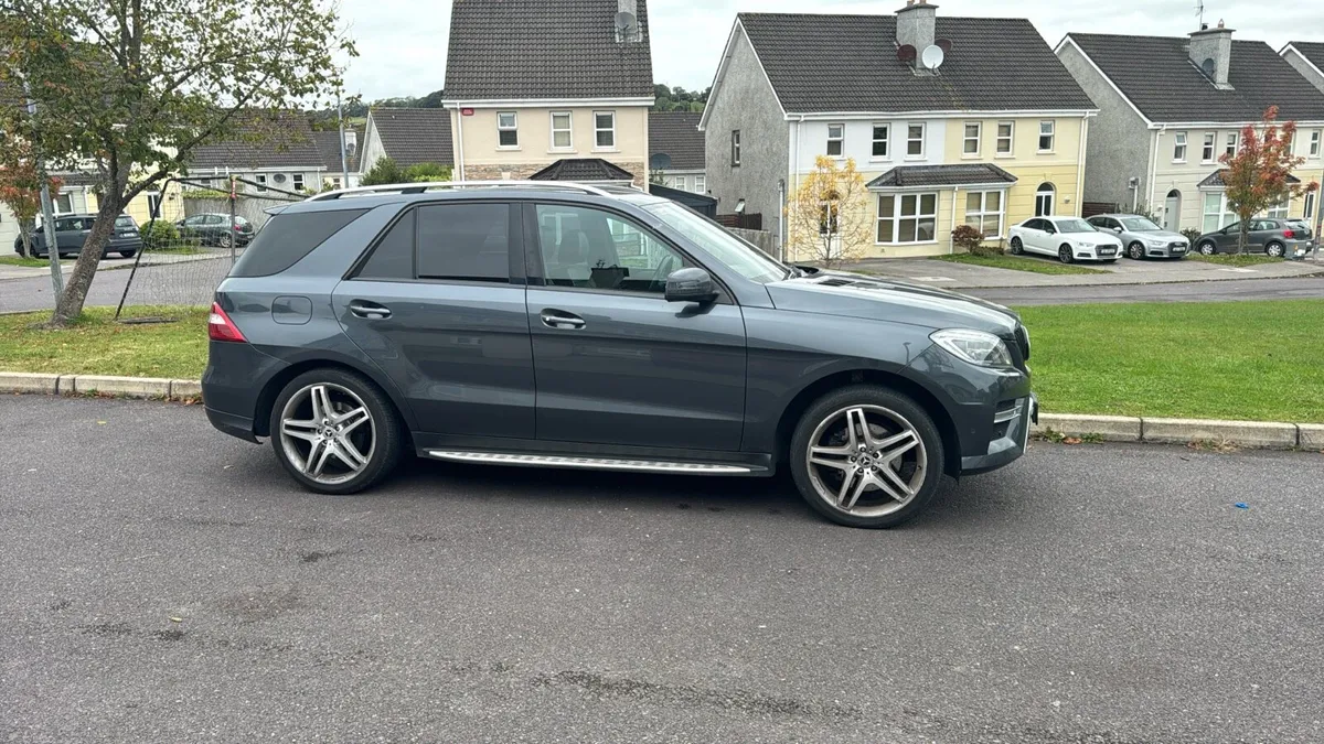 Mercedes ML250 Commerical - Image 1