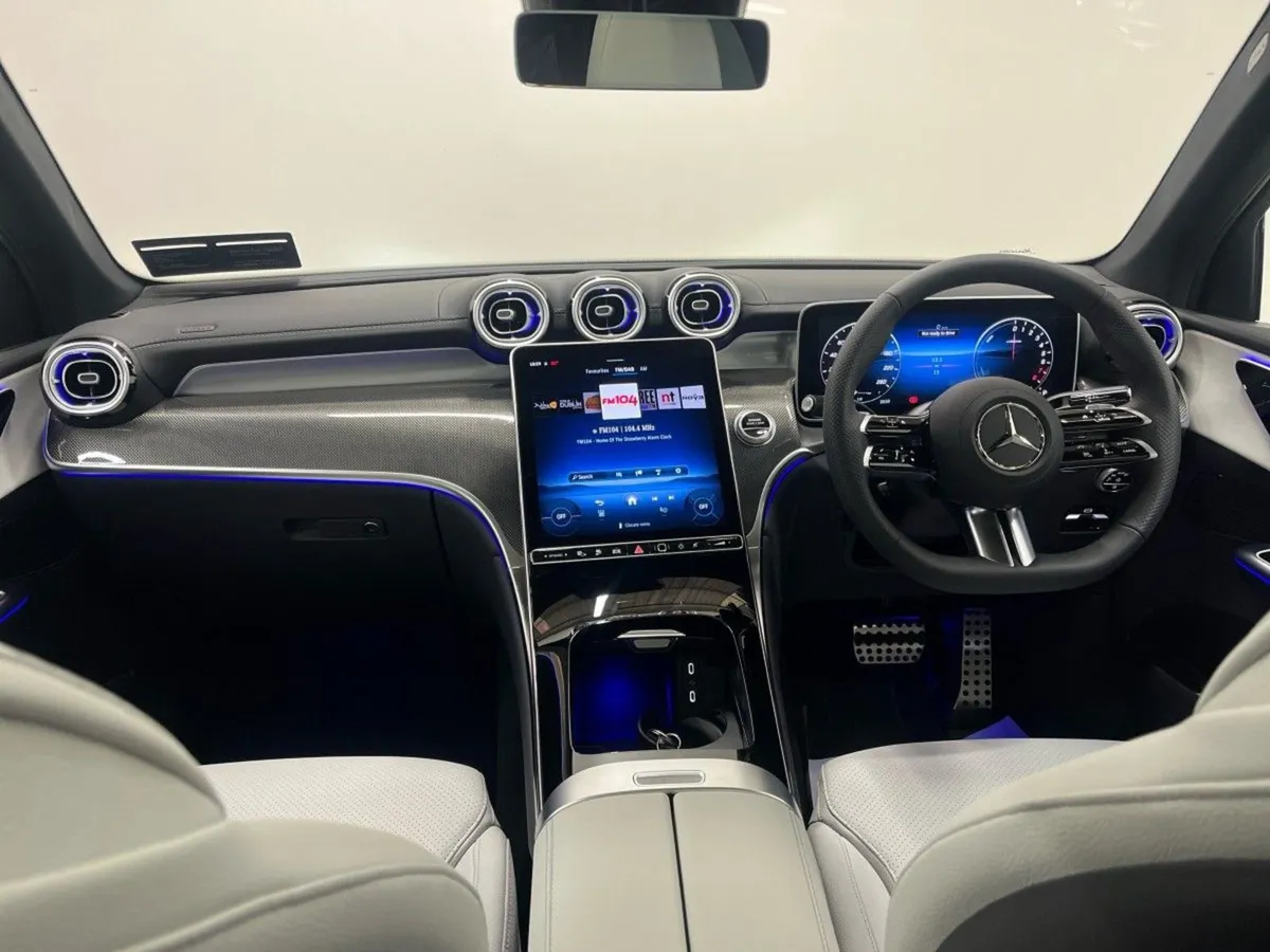 Mercedes-Benz GLC GLC 300 e 4 Matic Phev Panorami - Image 2