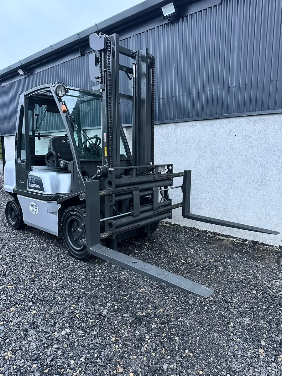 Nissan 3 Ton Forklift - Image 2