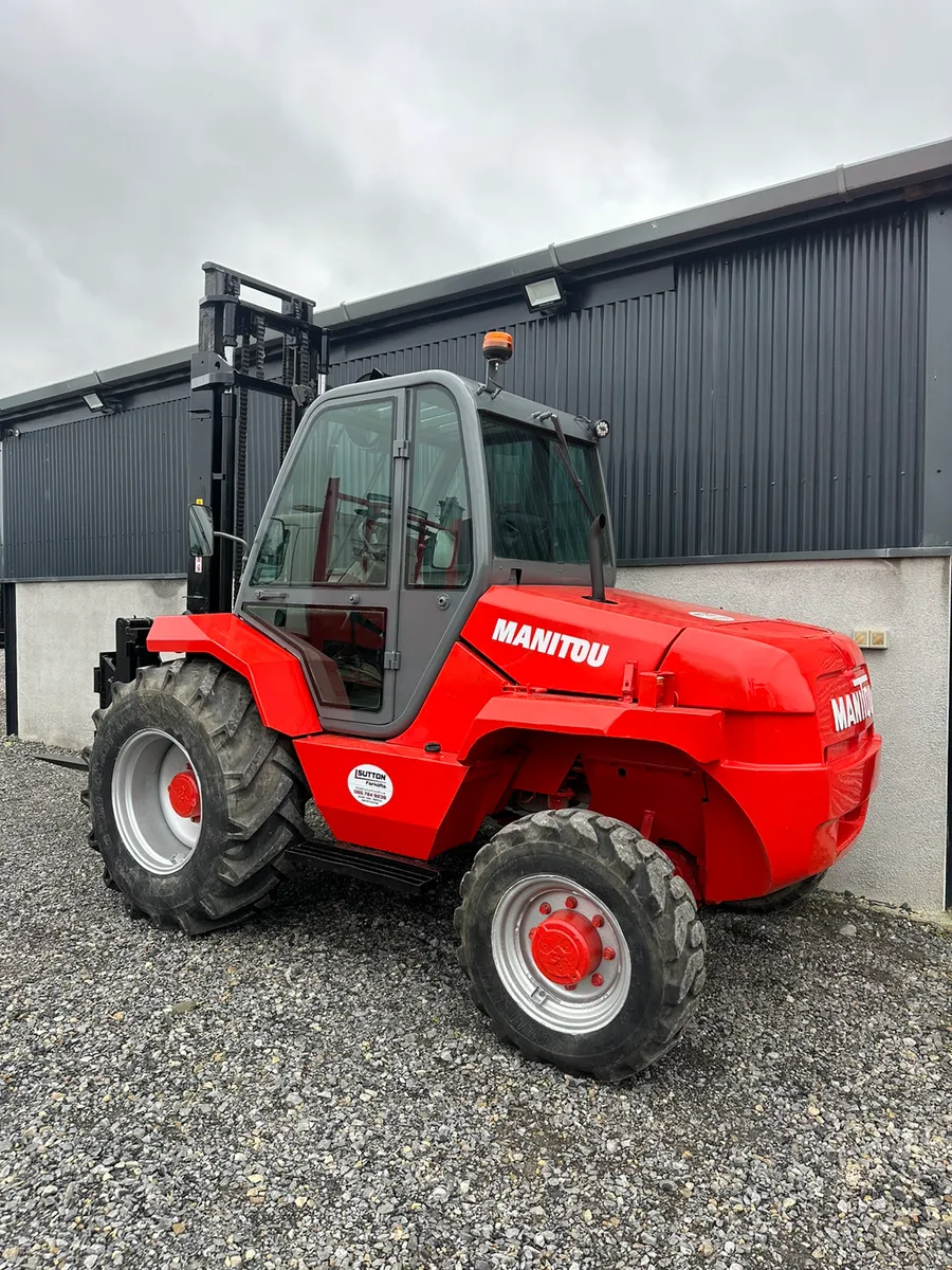 Manitou M26-4 Rough Terrain 4x4 Forklift - Image 2