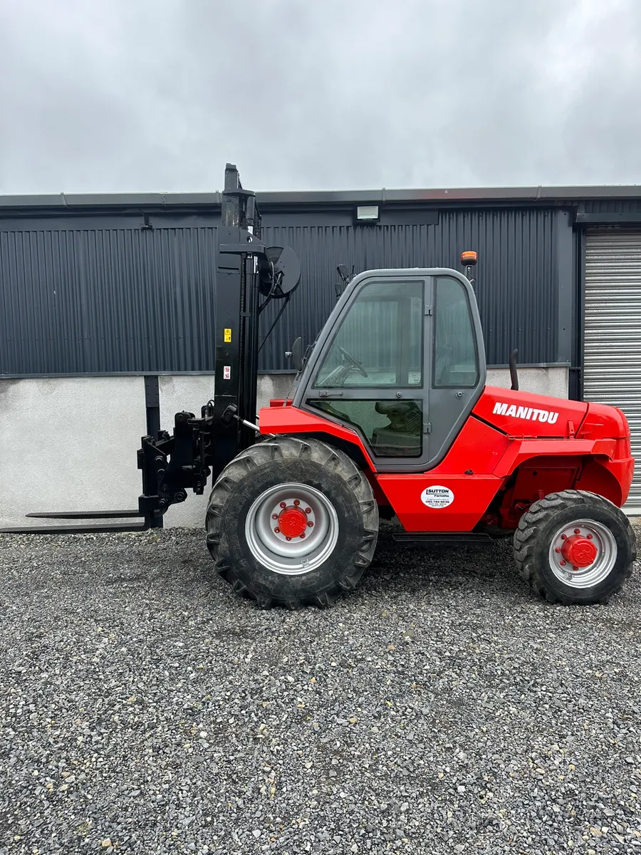 Manitou M26-4 Rough Terrain 4x4 Forklift - Image 4