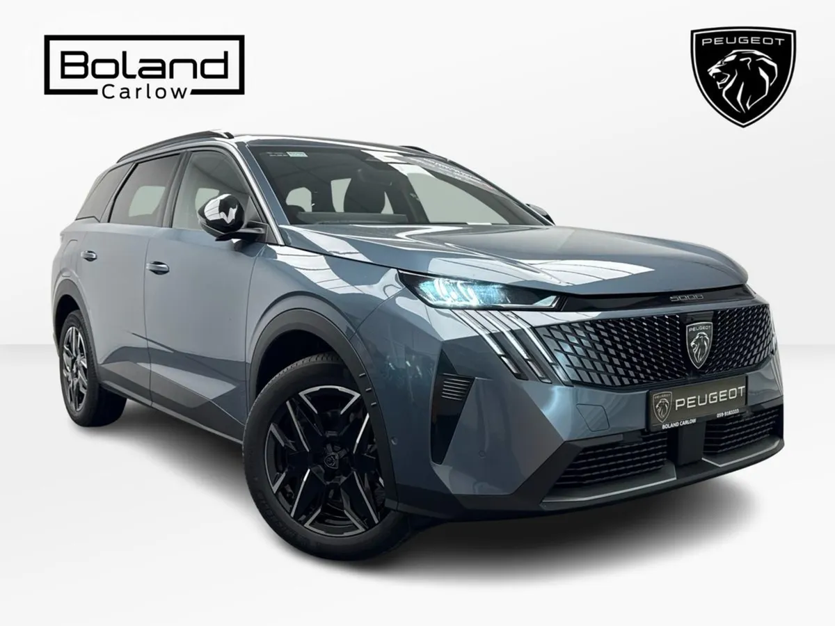 Peugeot 5008 1.2 Hybrid Allure  free Service Plan - Image 1