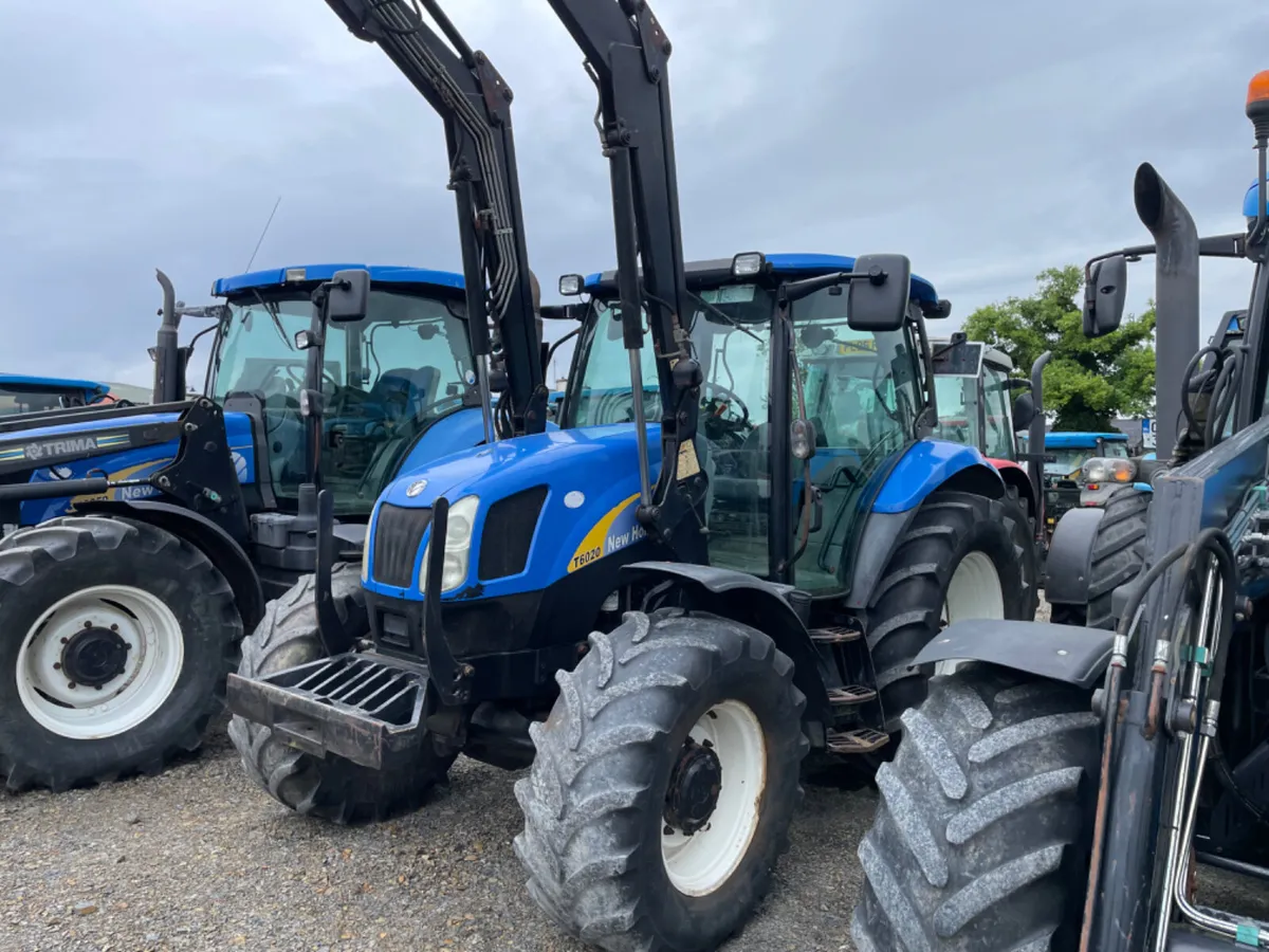 2008 New Holland T6020 with Loader - Image 3