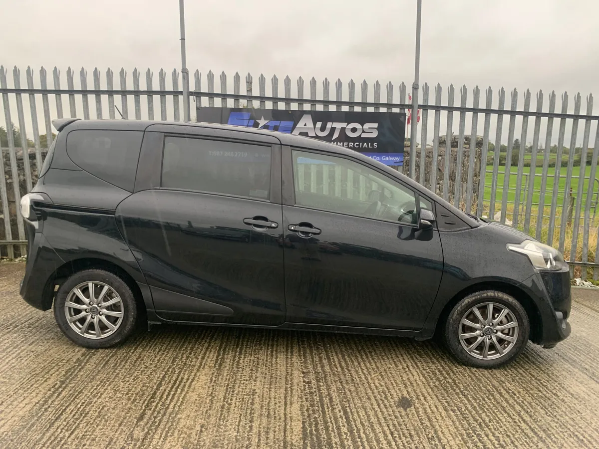 Toyota Sienta 7 Seater CVT Automatic 2016 - Image 4