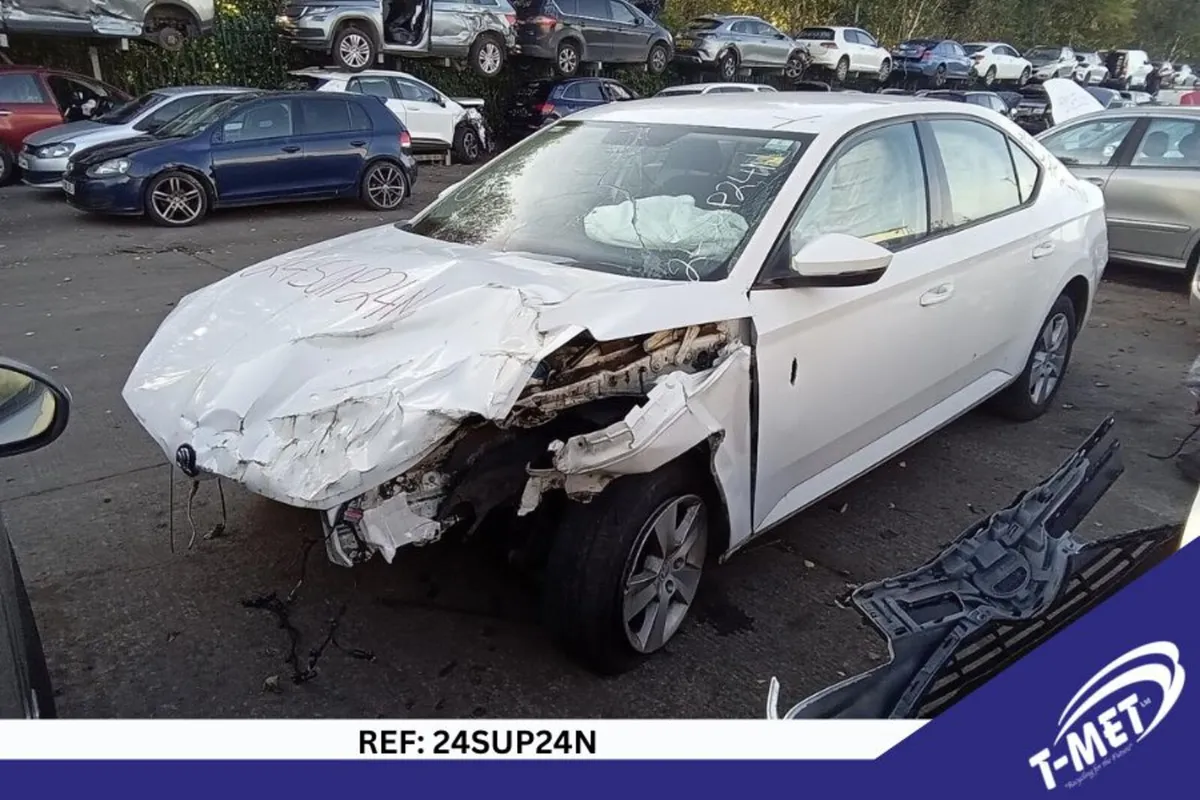 2016 SKODA SUPERB BREAKING FOR PARTS - Image 4