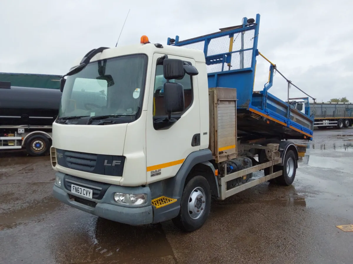 Daf 45/160 tipper storage box - Image 1