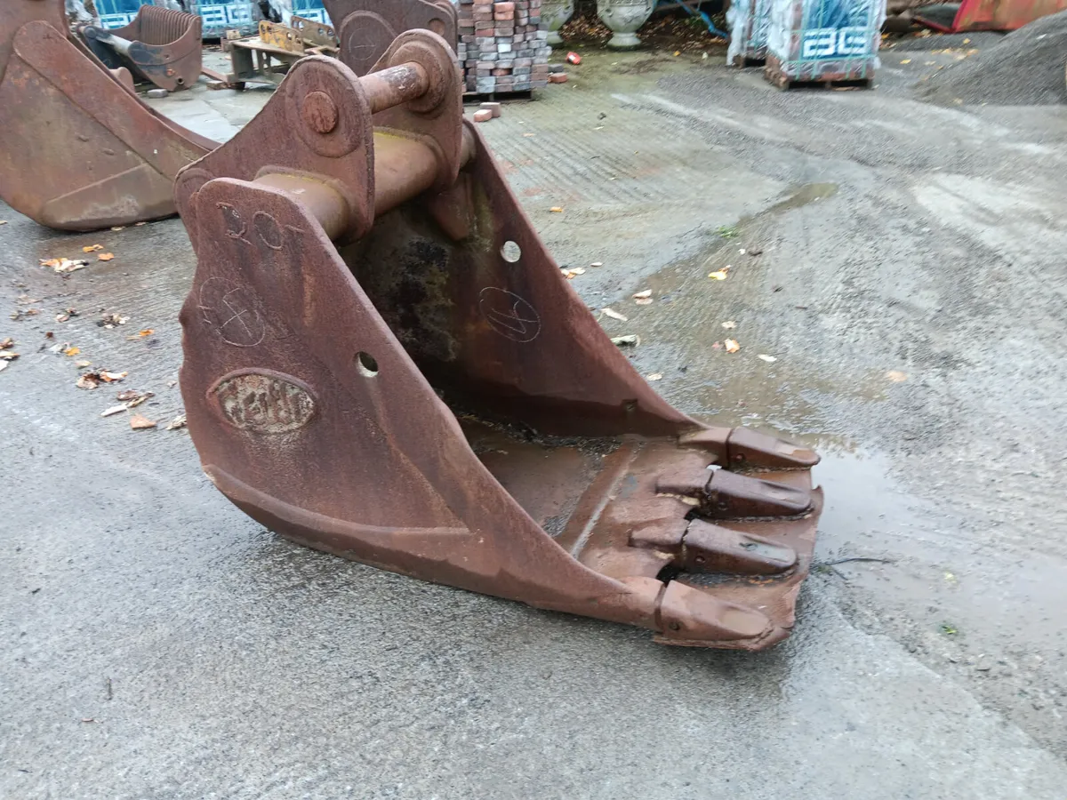 2 foot digging bucket 80mm - Image 2