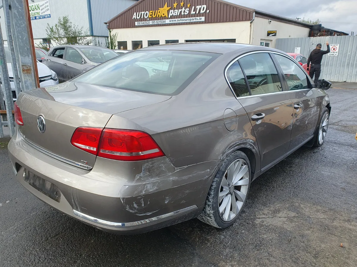 11 VOLKSWAGEN PASSAT  1.6 TDI (CAYB) FOR BREAKING - Image 3