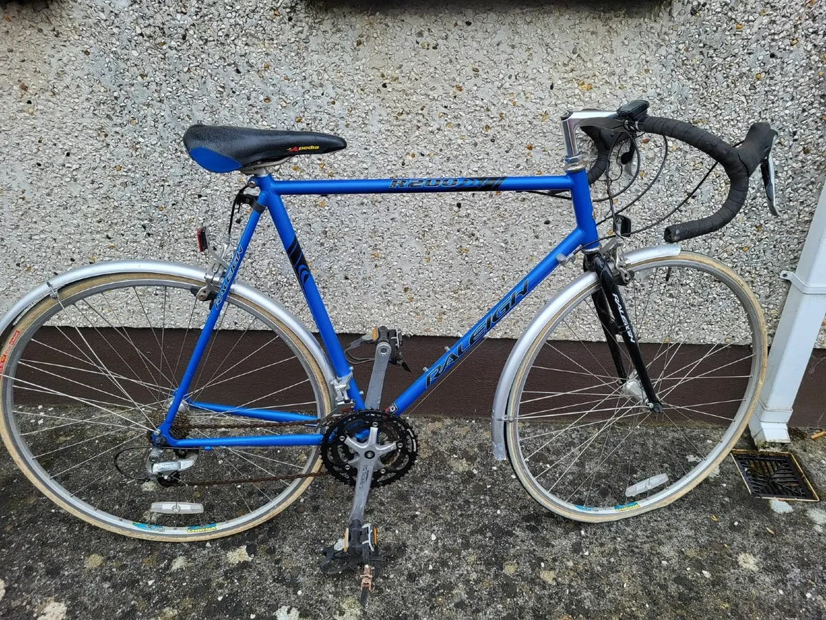 Raleigh r200 road bike hotsell