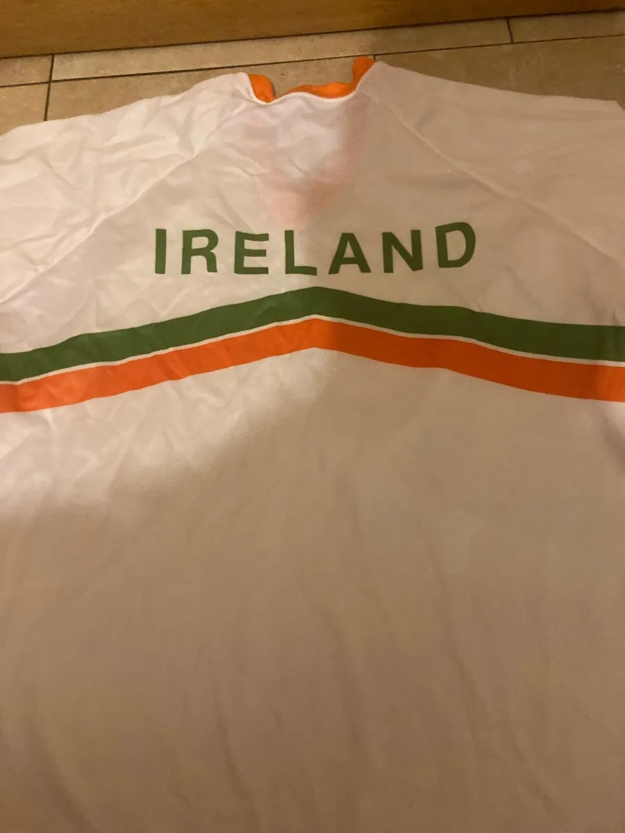 1990 Ireland World Cup jersey free postage - Image 3