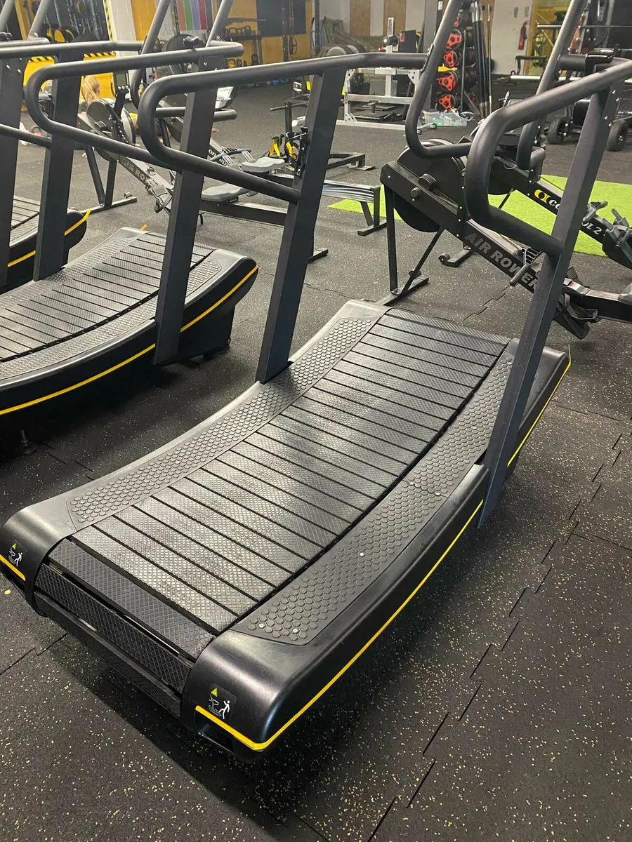 Curved treadmills for sale - Image 1