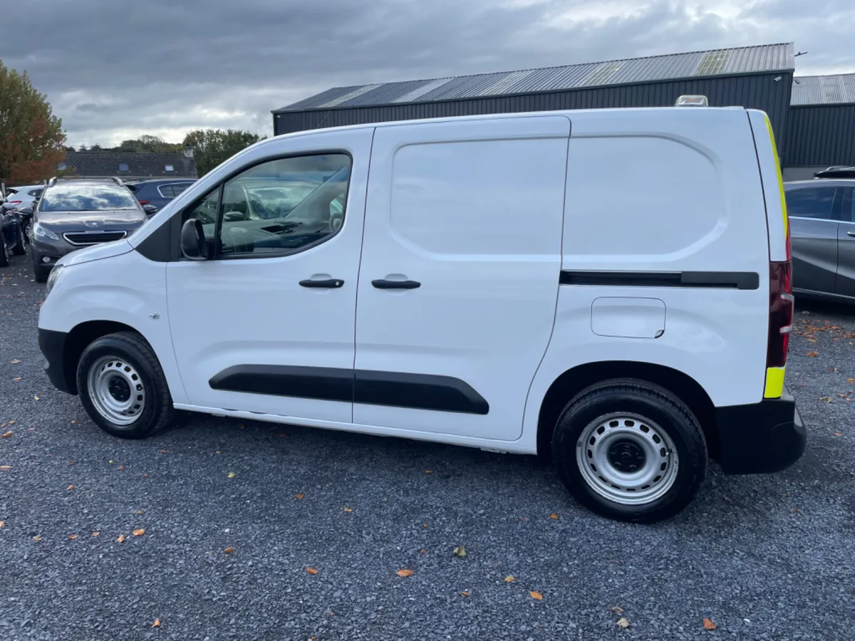 Opel Combo 2020 - Image 1