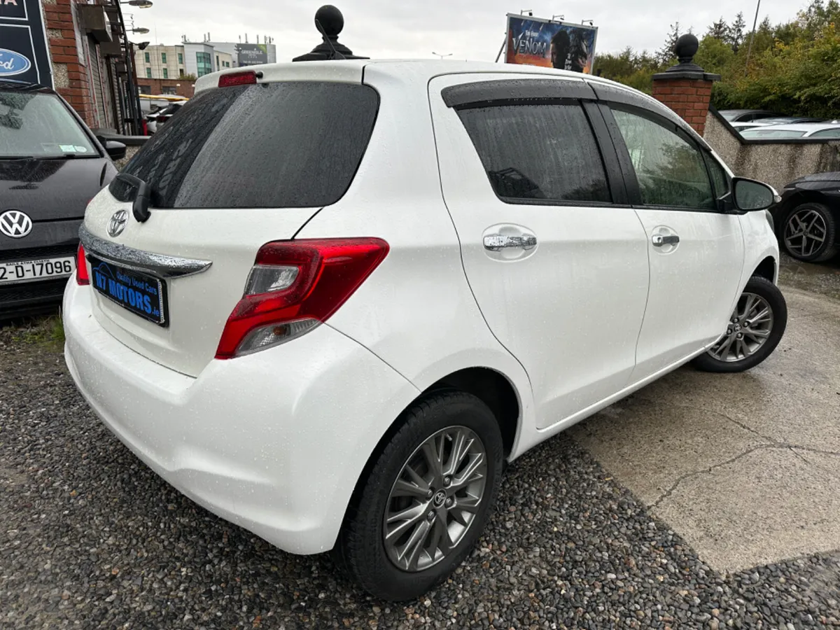 2017 Toyota Vitz  1.0 VVT-i AUTO - Image 4