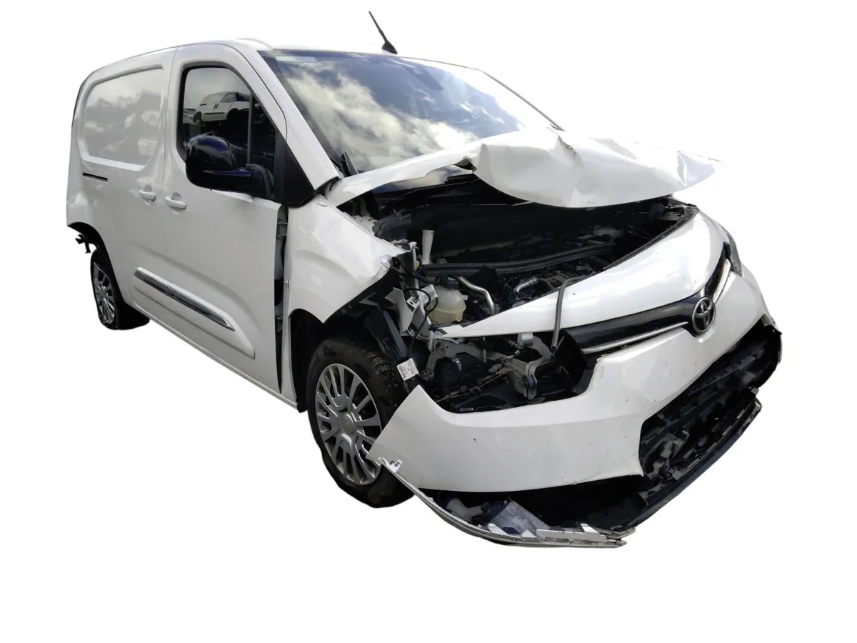 2022 TOYOTA PROACE For Breaking/Dismantling - Image 1