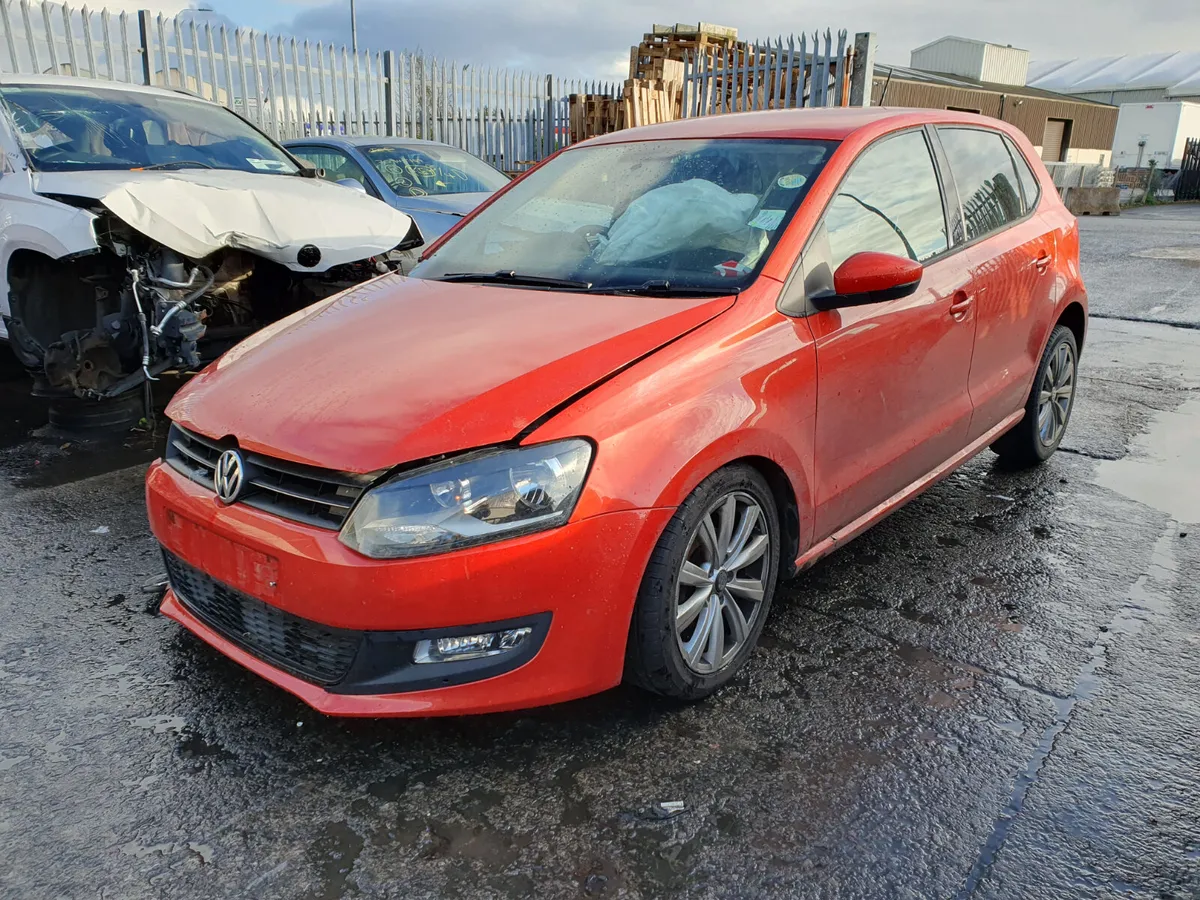 10 VOLKSWAGEN POLO 1.2 P (CGP) FOR BREAKING - Image 1