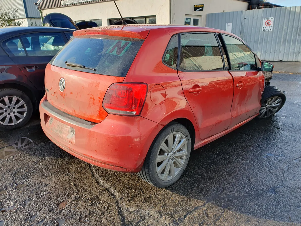 10 VOLKSWAGEN POLO 1.2 P (CGP) FOR BREAKING - Image 3