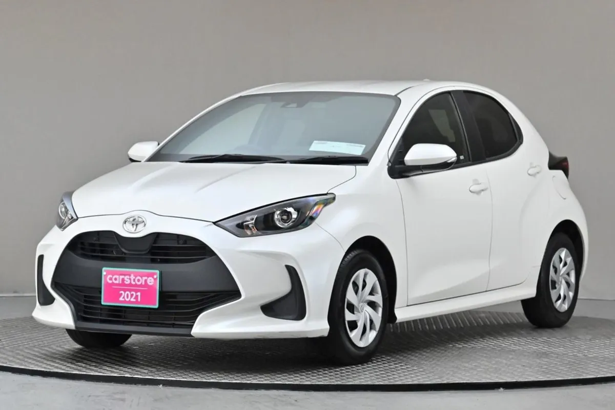 Toyota Yaris 1.0 Auto Petrol  reverse Cam privacy - Image 3