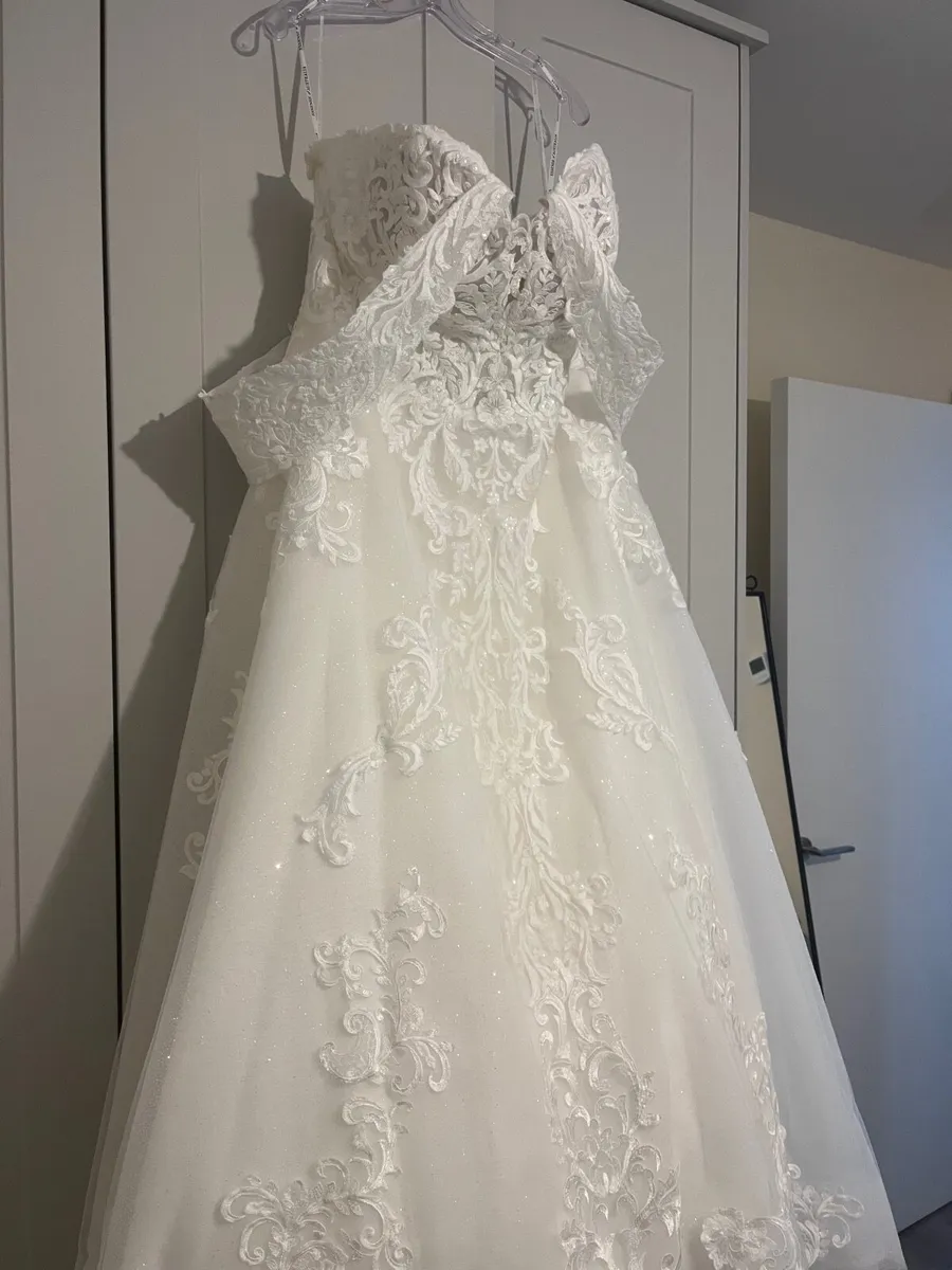 Essence of Australia Wedding Dress - Image 1