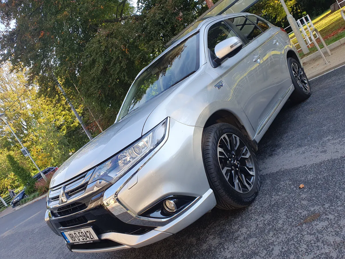 Mitsubishi Outlander 2018, Plug In Hybrid - Image 3