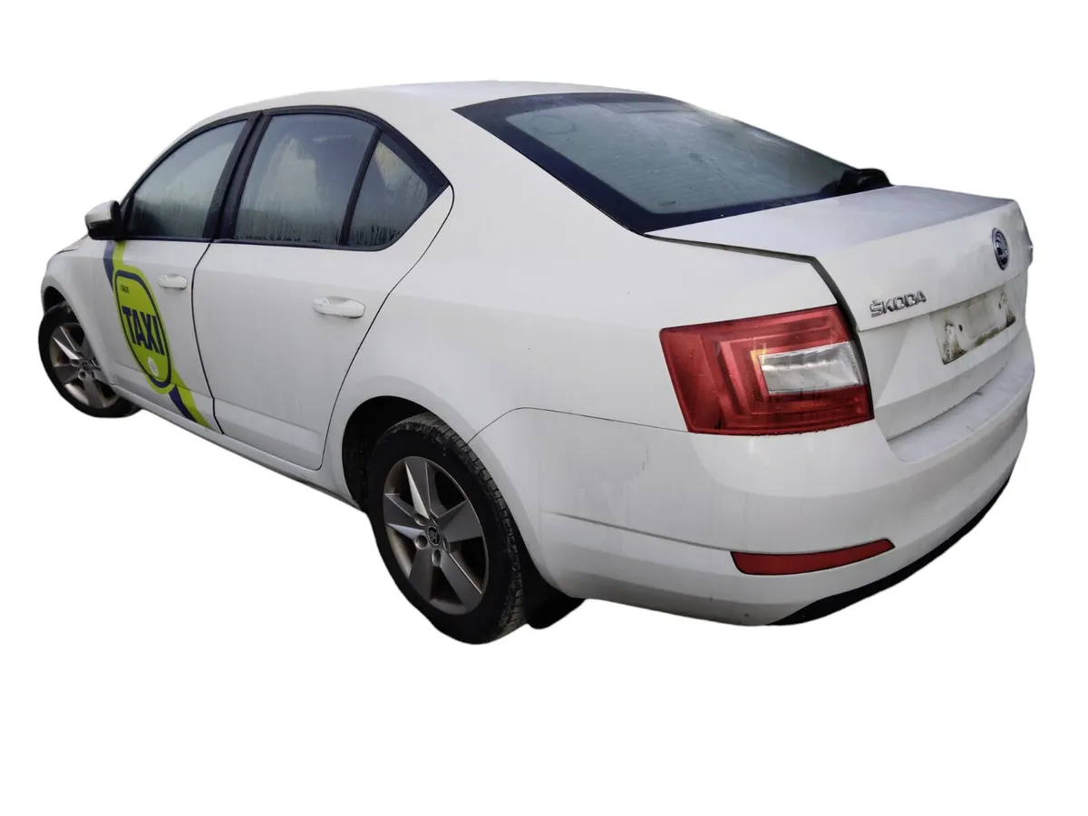 2016 SKODA OCTAVIA For Breaking/Dismantling - Image 2