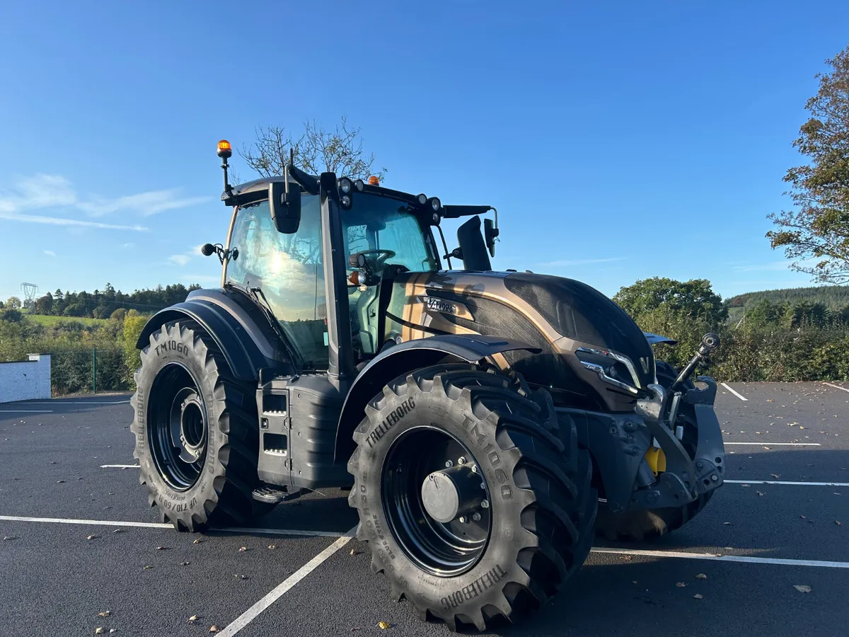 2023 Valtra T215 Versu - Image 2