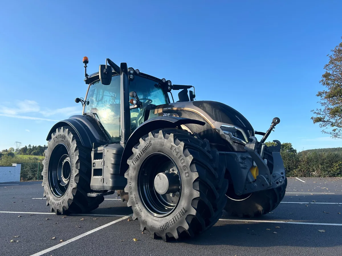 2023 Valtra T215 Versu - Image 3