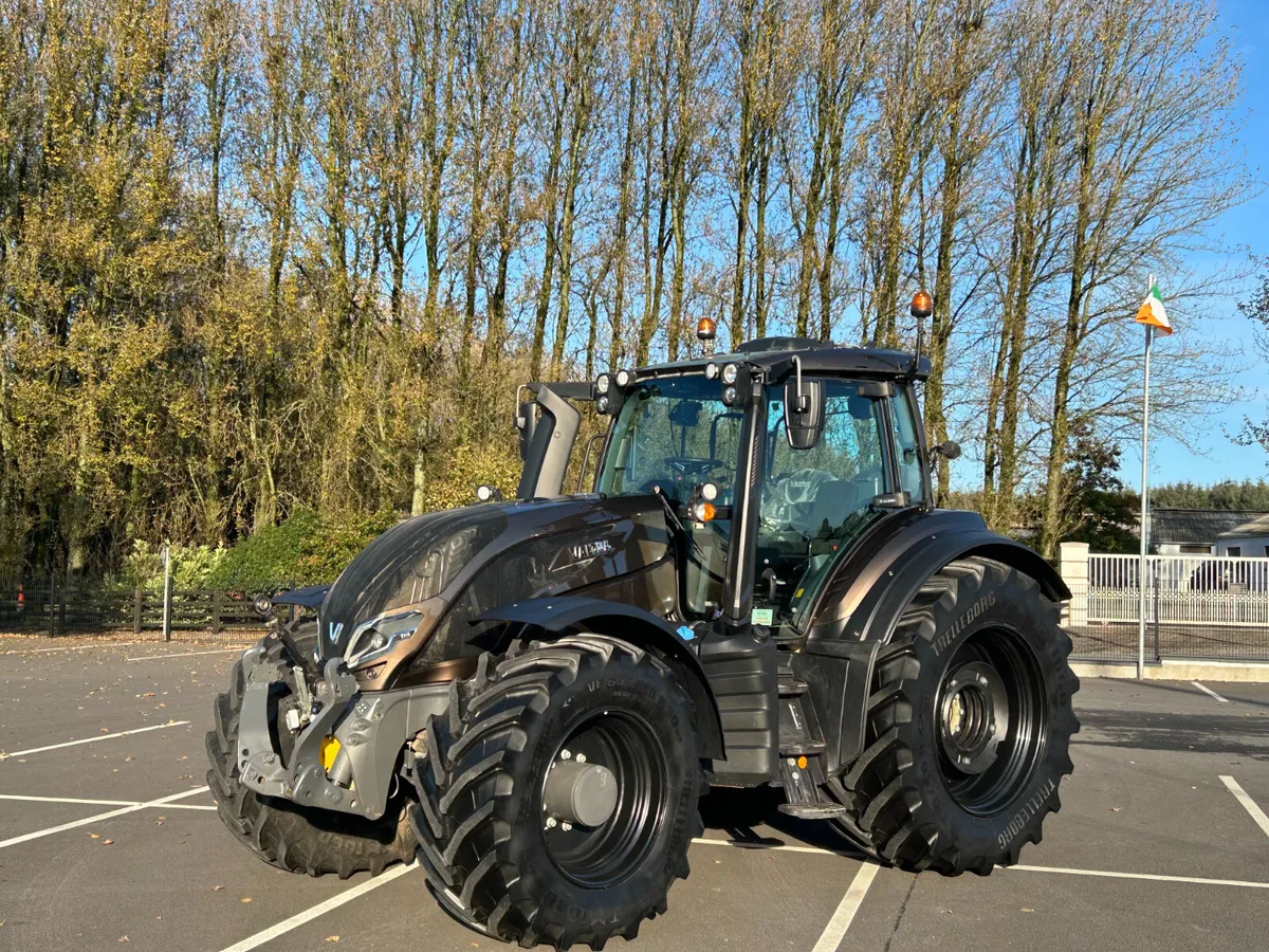 2023 Valtra T215 Versu - Image 1