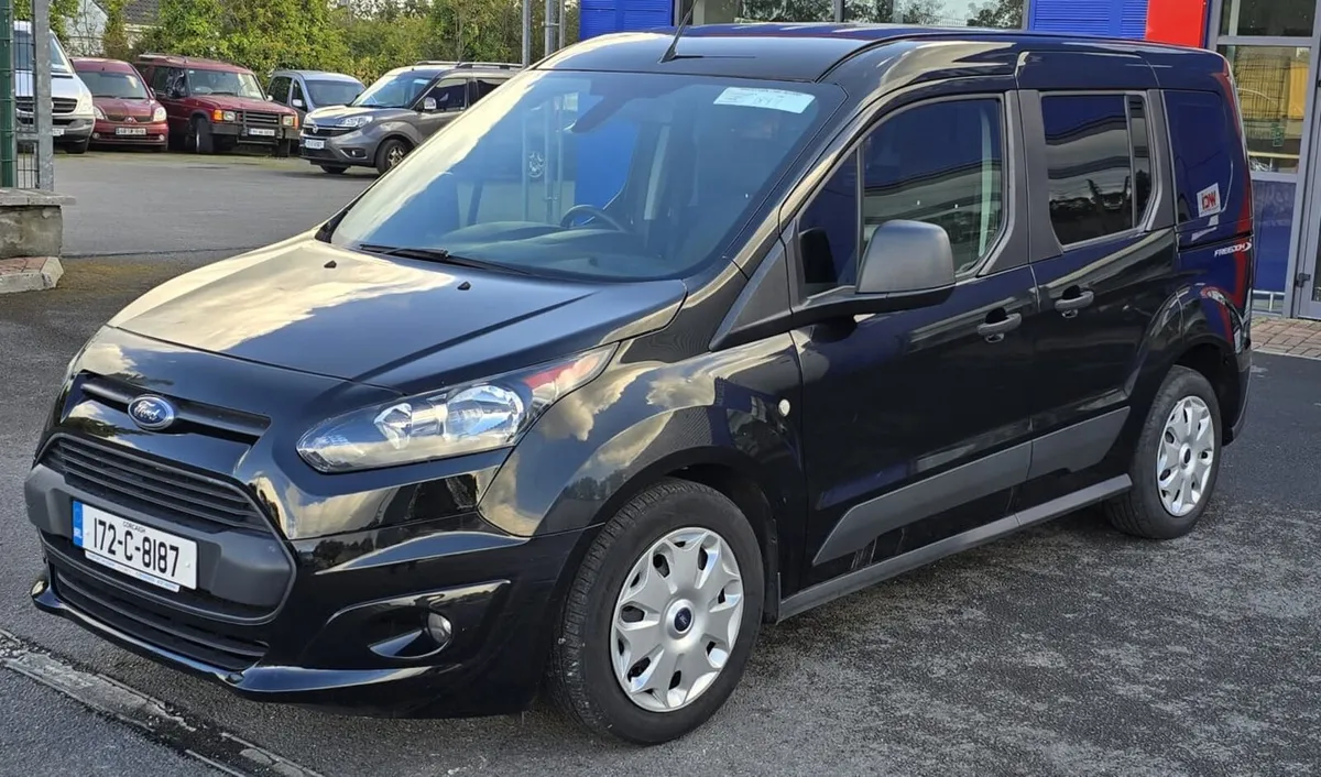 Wheelchair Accessible Ford Tourneo Connect 2017 - Image 4