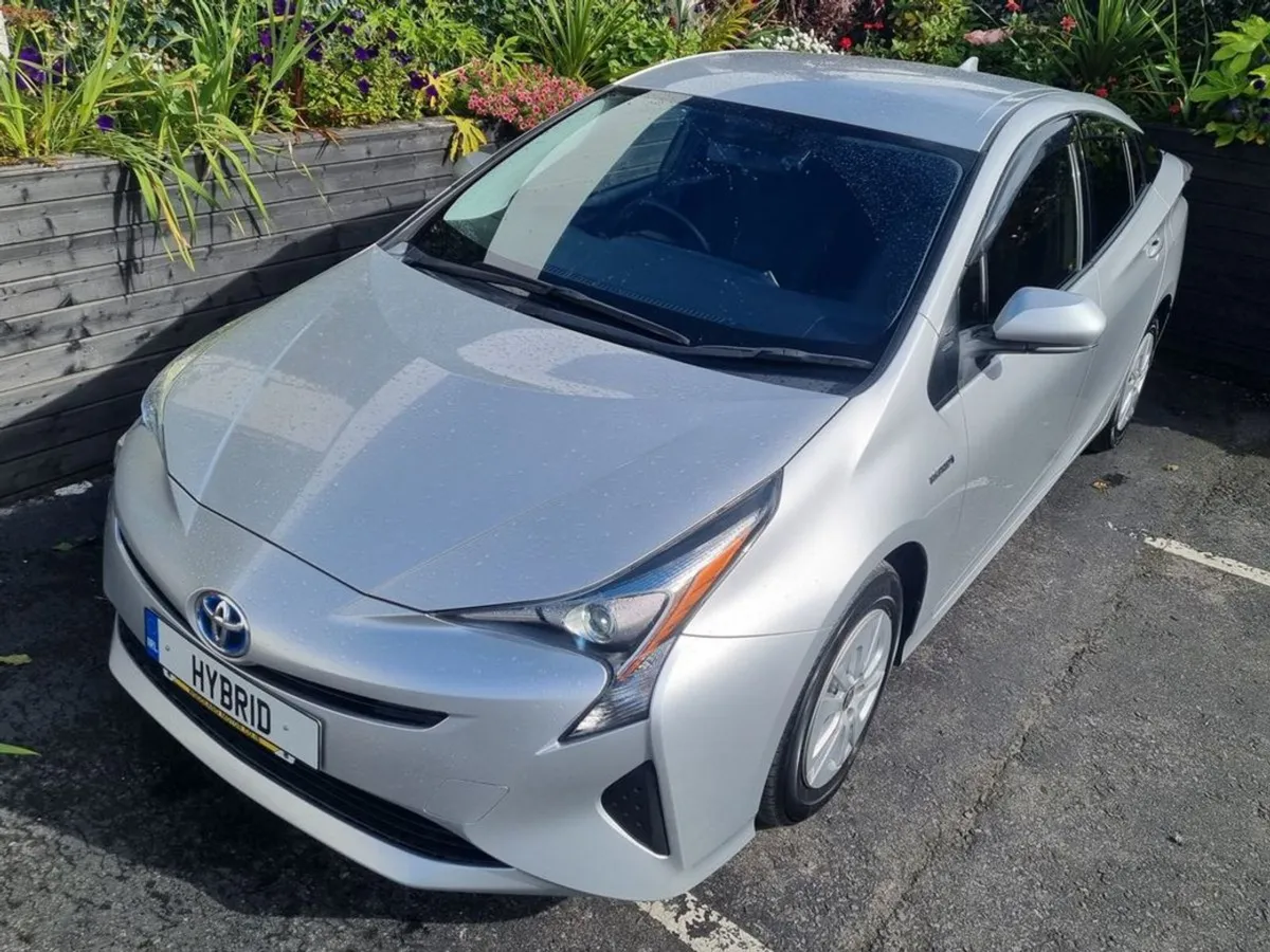 Toyota Prius 1.8 Hybrid / New Shape / Tax  170 - Image 2