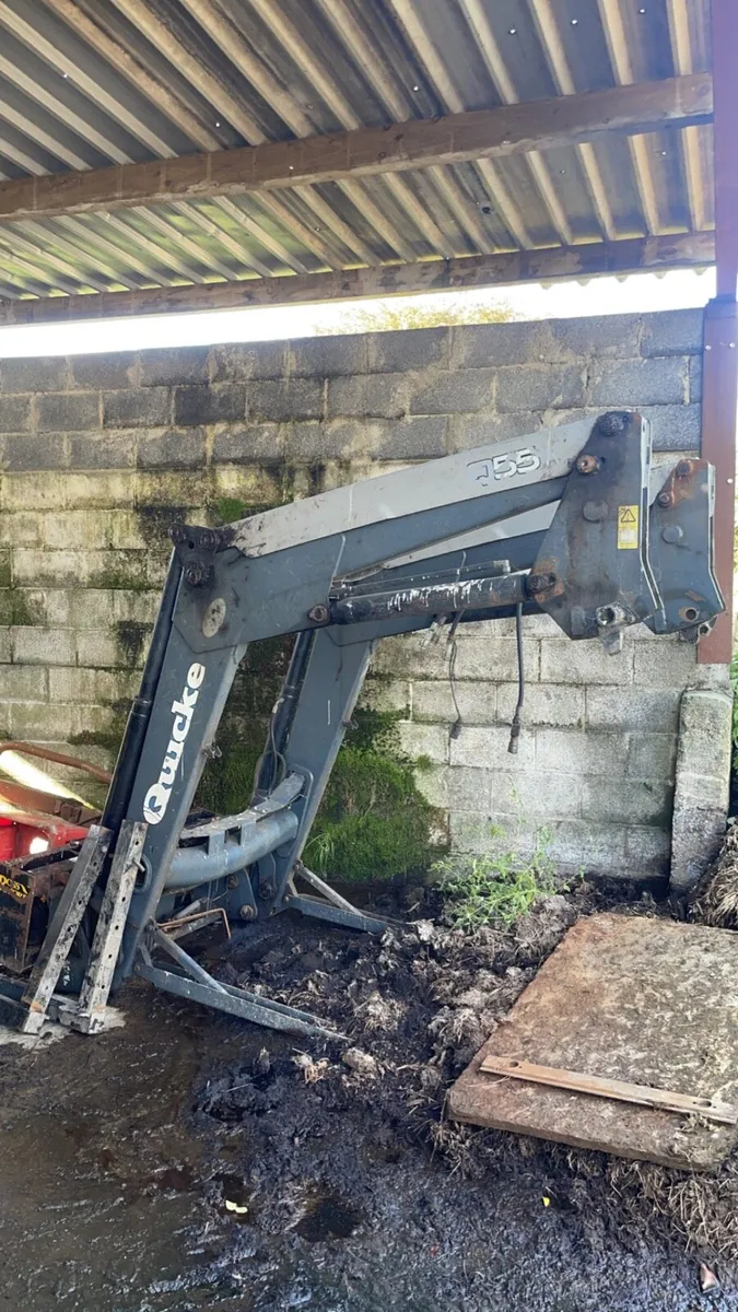 Q55 loader with brackets for sale in Co. Westmeath for €6,000 on DoneDeal
