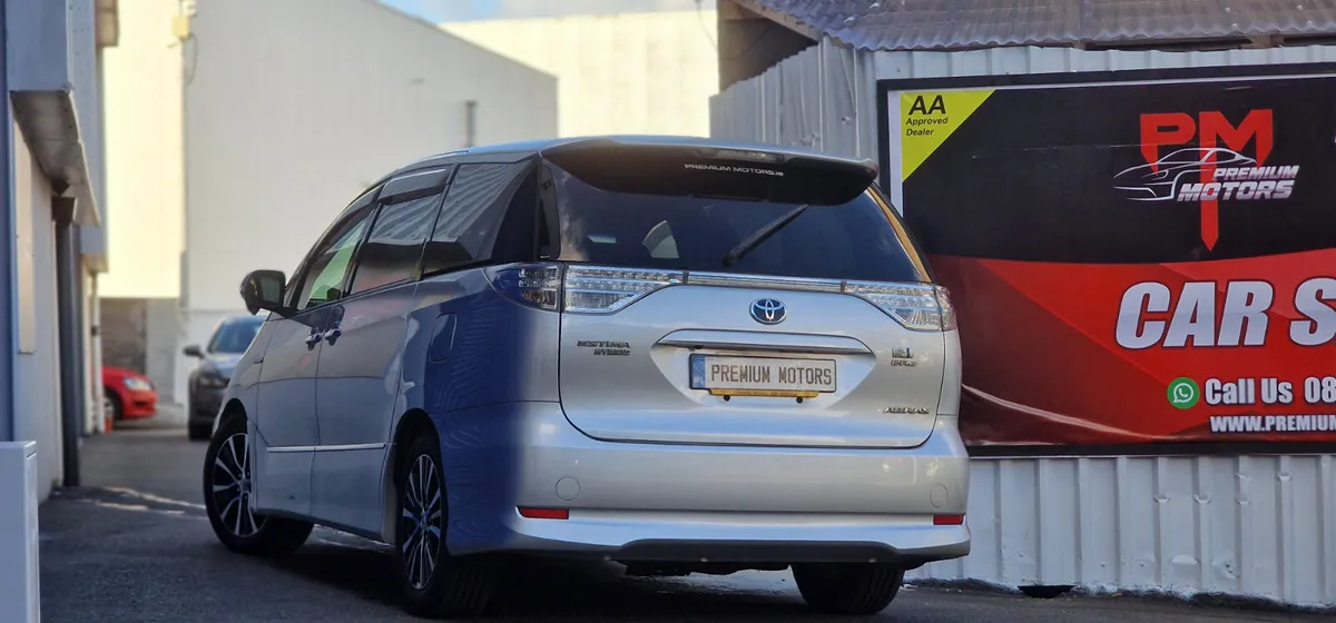 Toyota Estima Automatic Hybrid - Image 3