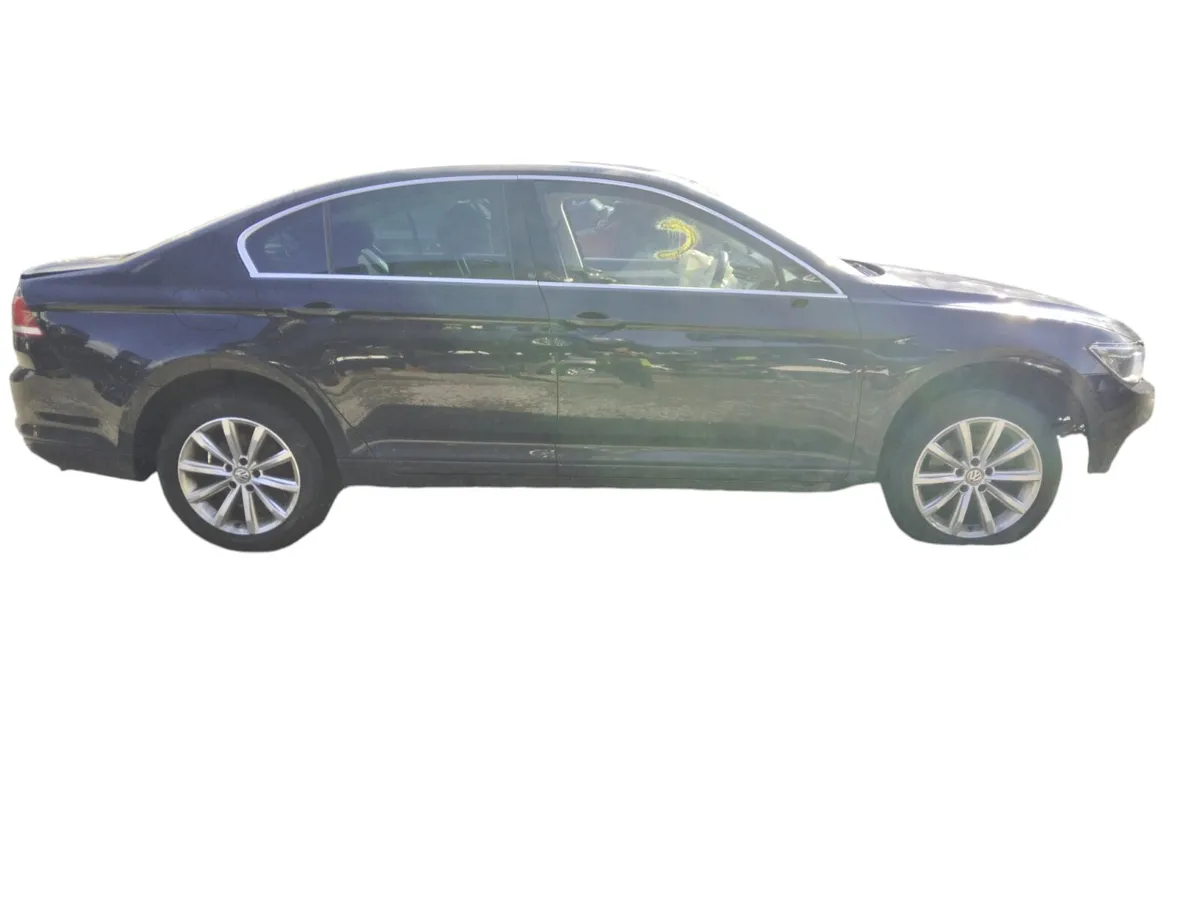 2017 VOLKSWAGEN PASSAT For Breaking/Dismantling - Image 2