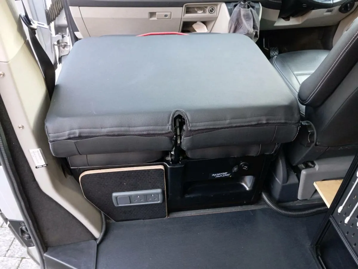 VW transporter 6 seater campervan - Image 4