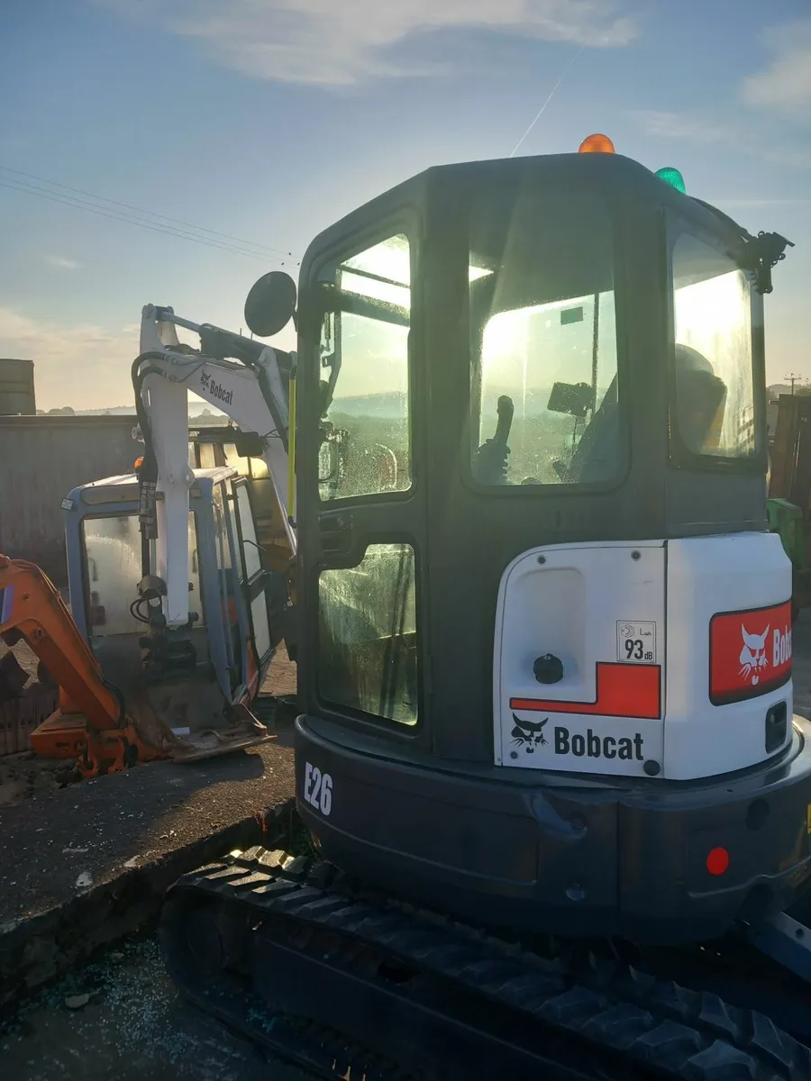 (S.O.L.D.)Bobcat e26 EN - Image 2