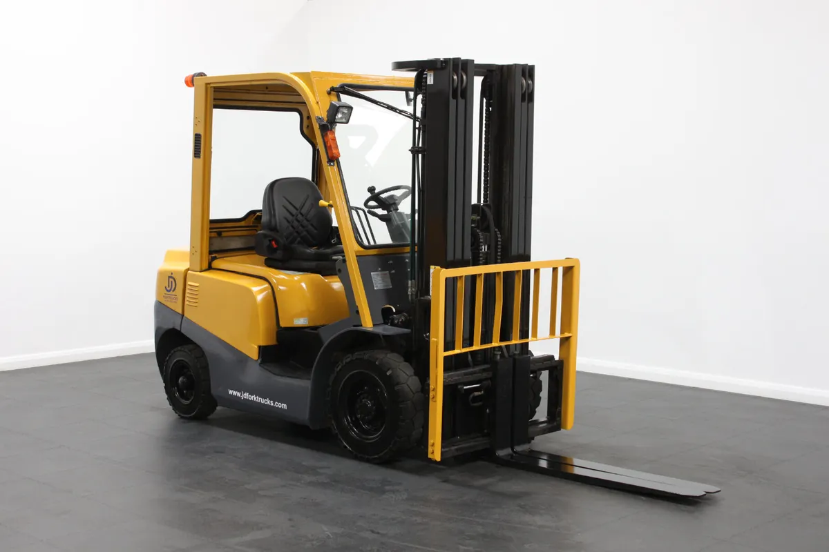TEU FD25T Half Cab 2.5Ton Counterbalance Forklift - Image 3