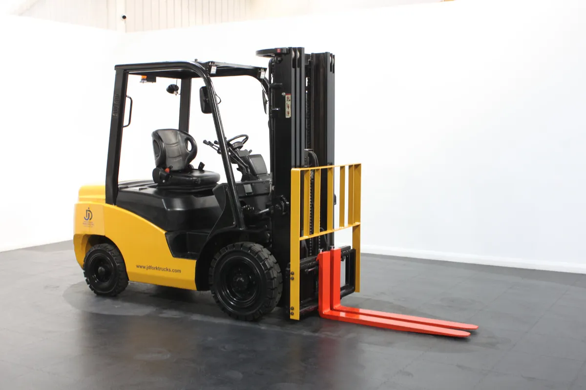 EP 2.5TON Counterbalance Forklift - Image 1