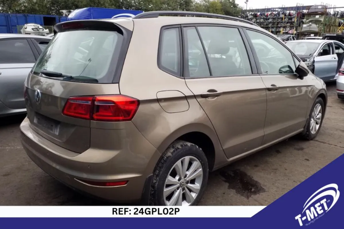 2015 VOLKSWAGEN GOLF BREAKING FOR PARTS - Image 3