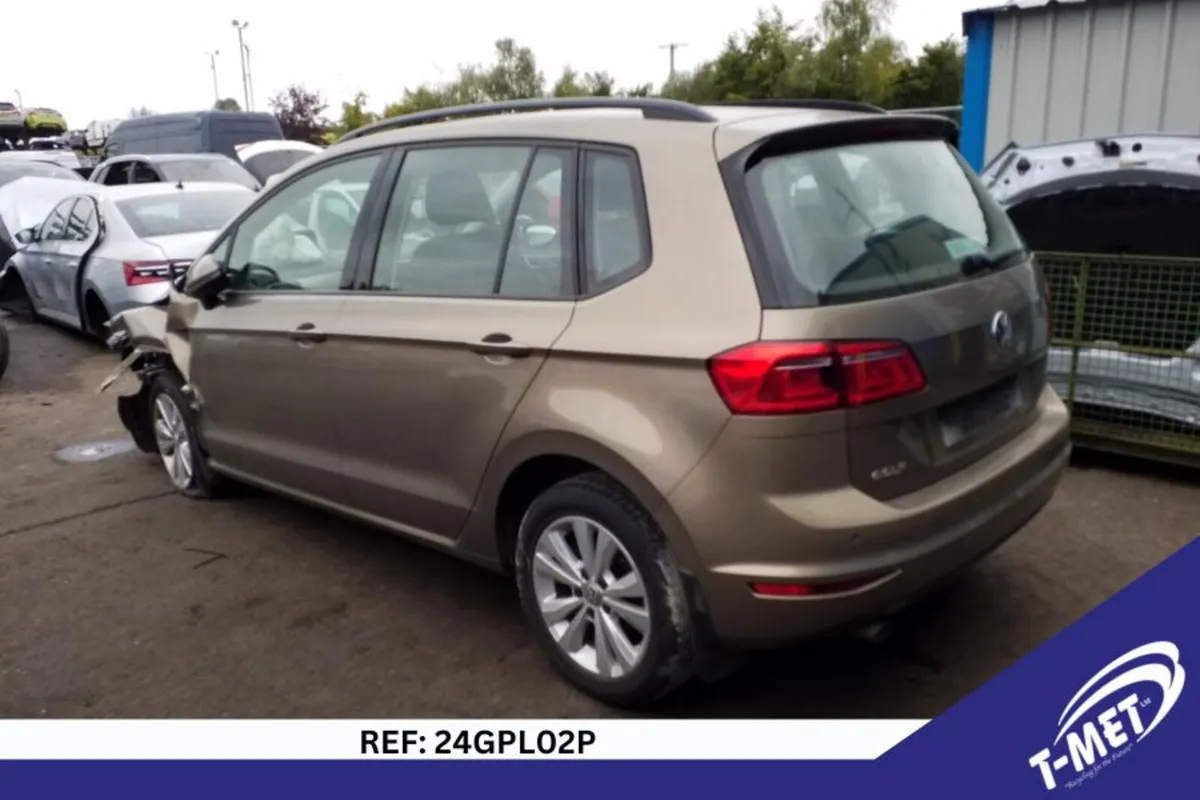 2015 VOLKSWAGEN GOLF BREAKING FOR PARTS - Image 4