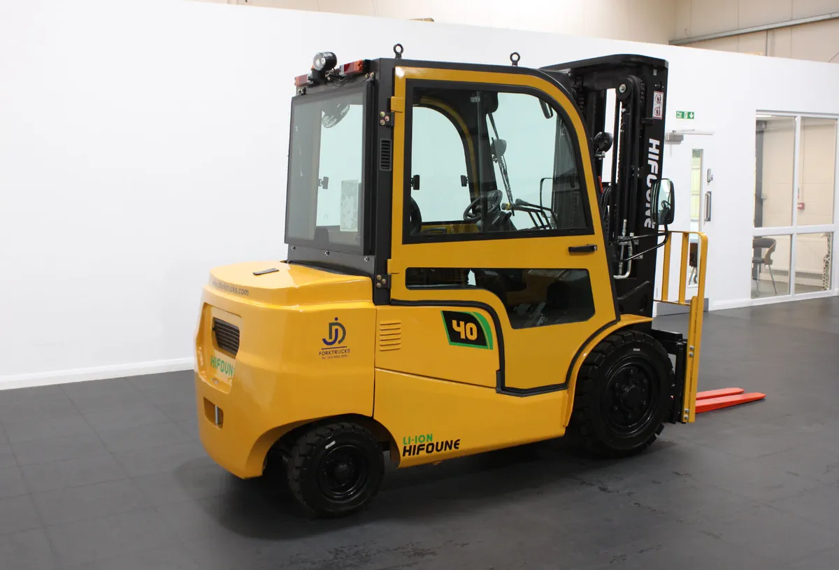 NEW HIFOUNE FBL - 4T Full Cab Lithium EV Forklift - Image 4