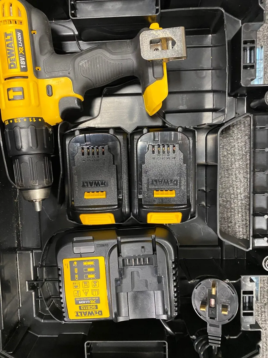 Dewalt dcd776 battery hotsell